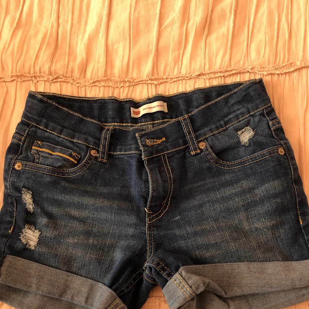 I’m selling jean shorts